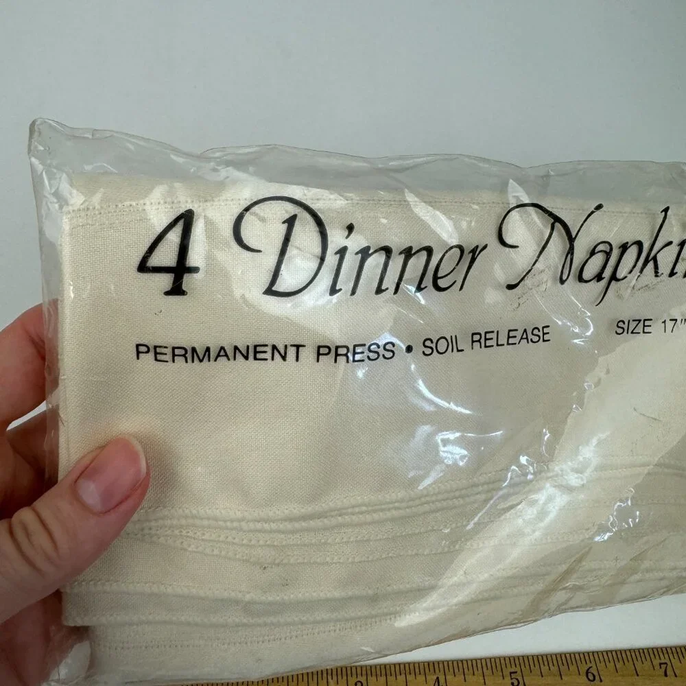 Vtg Bardwil Linens Pack of 4 Cloth Dinner Napkins 17inchx17 inch Off White Cream